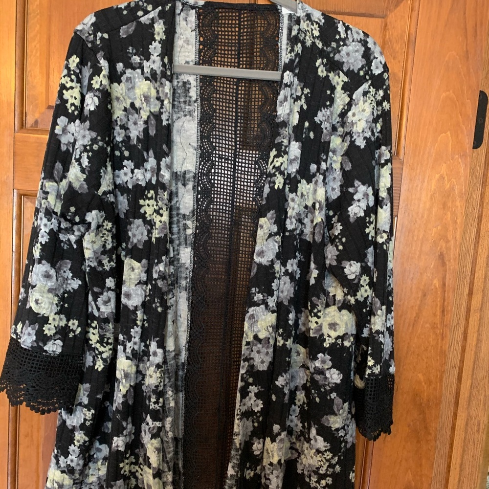Maurices Size 2 plus cardigan! 3/4 sleeve. Cute!!